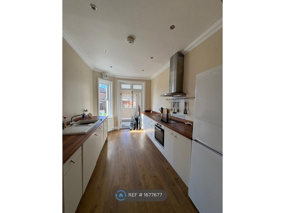 Property photo 3 of 15 Kitchen