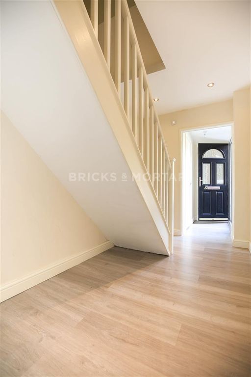 Property photo 3 of 9 Farjhu7T-Uykhkiptxiunh6Ybky.Jpg