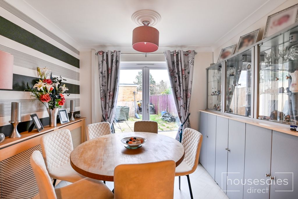 Property photo 3 of 8