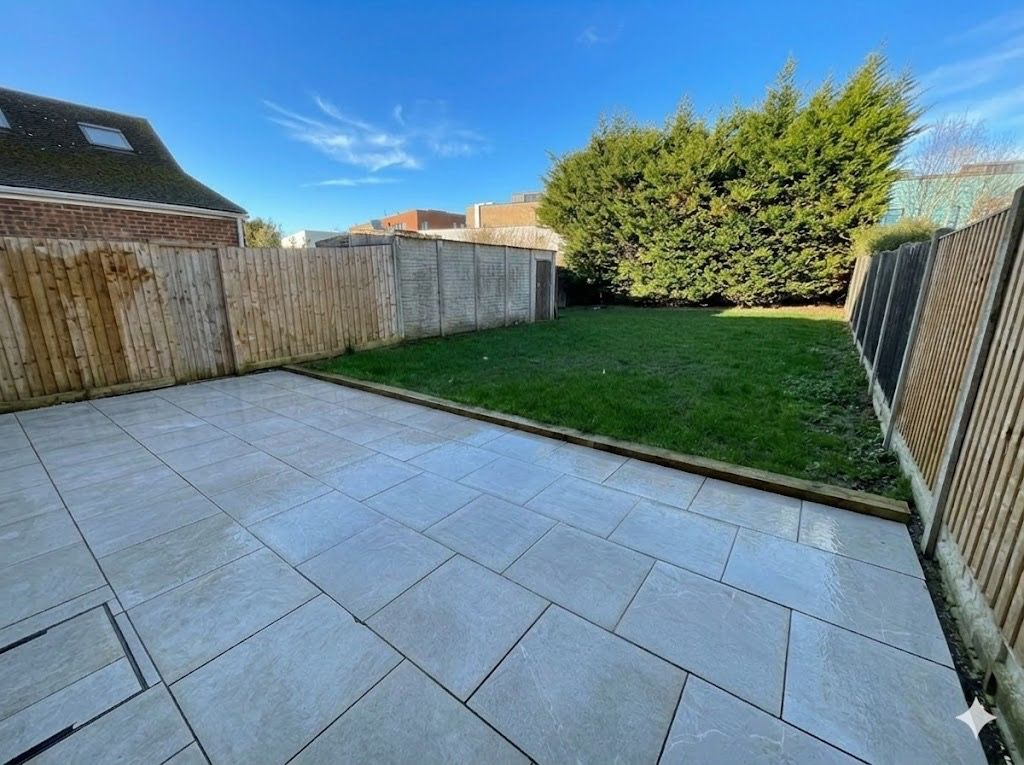 Property photo 2 of 11 4948582