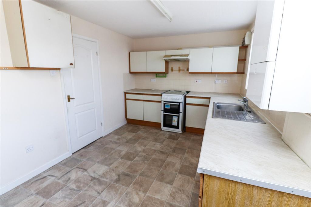 Property photo 2 of 12 Img_5446.Jpg