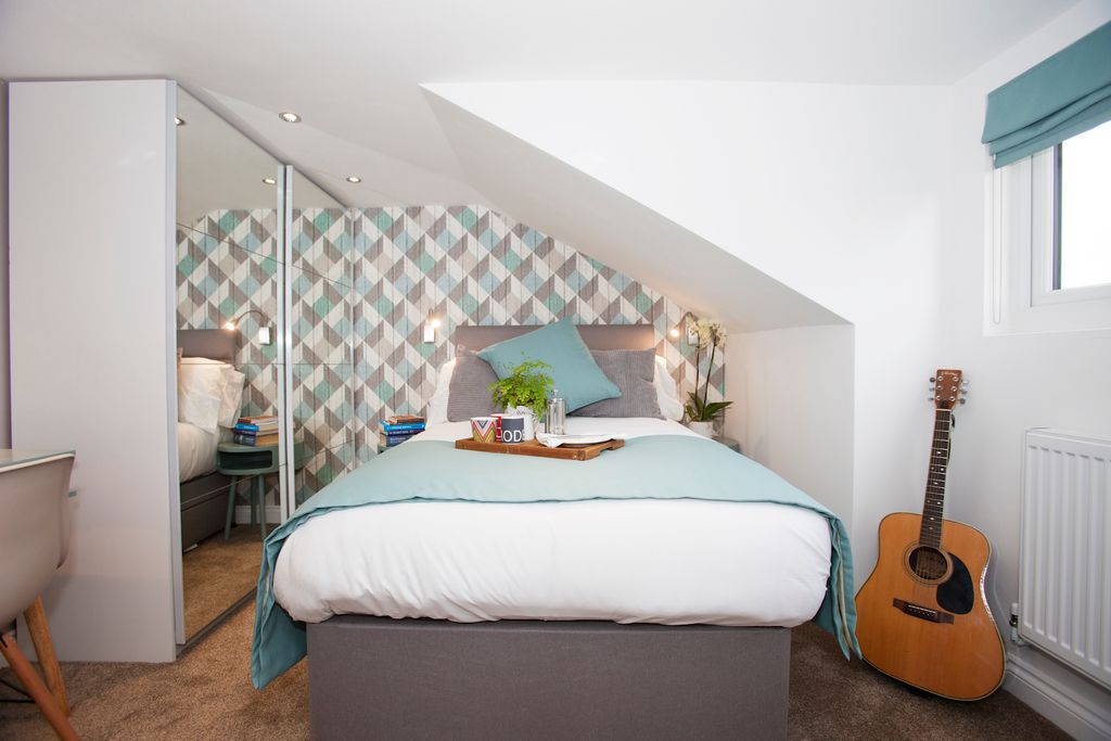 Property photo 3 of 12