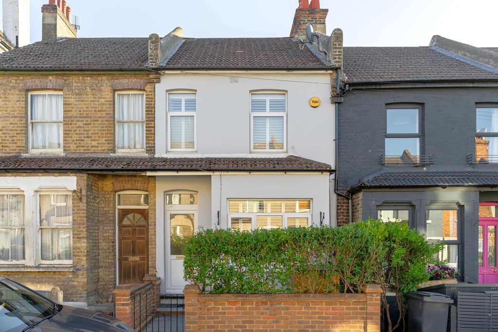Property photo 1 of 19 External