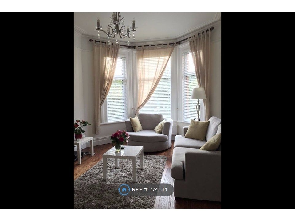 Property photo 2 of 8 Living Room