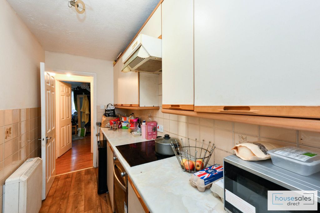 Property photo 3 of 6
