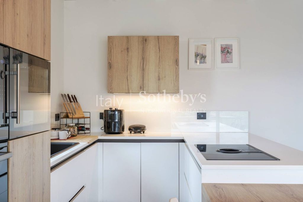 Property photo 3 of 27