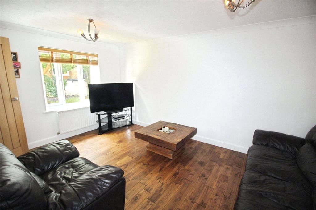 Property photo 3 of 19 Picture No. 04