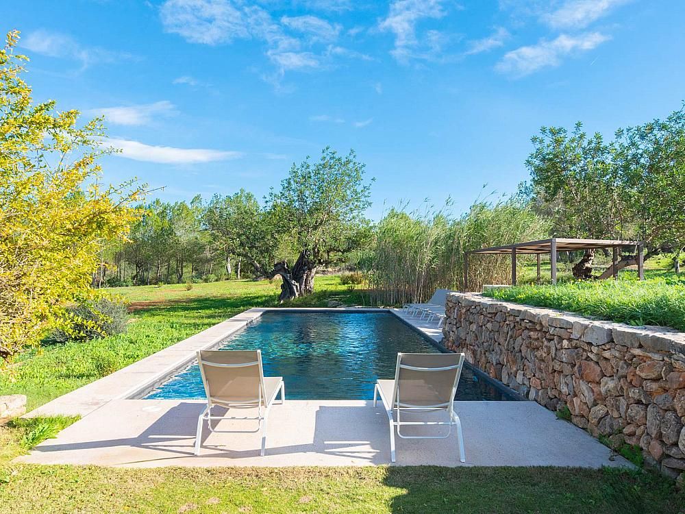 Property photo 1 of 47