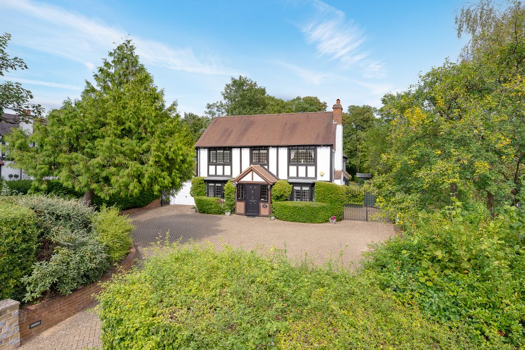 Property photo 3 of 26