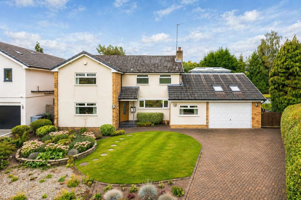 Property photo 1 of 32
