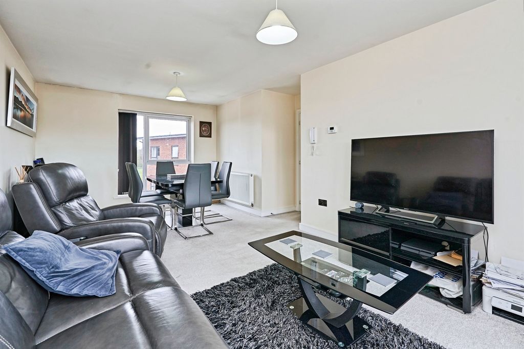 Property photo 2 of 19