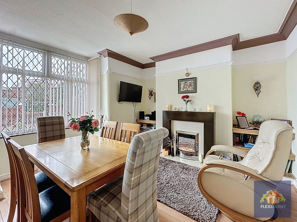 Property photo 3 of 17 4380904