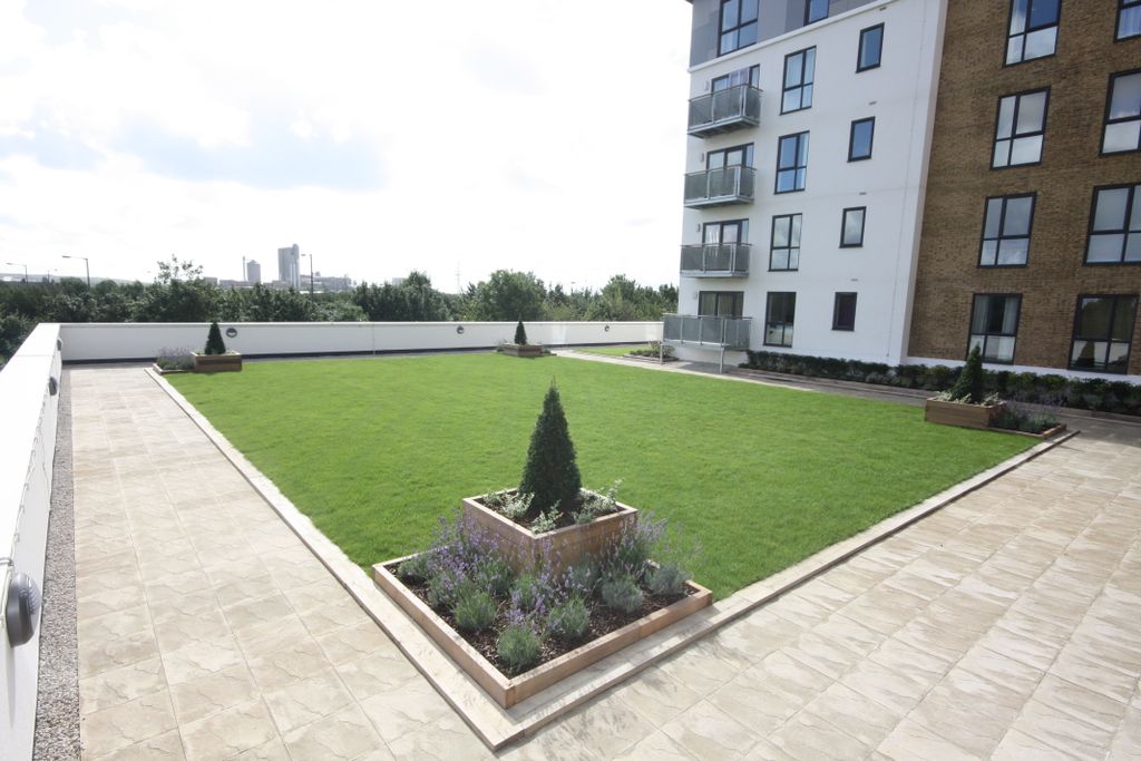 Property photo 2 of 2 Com Gardens