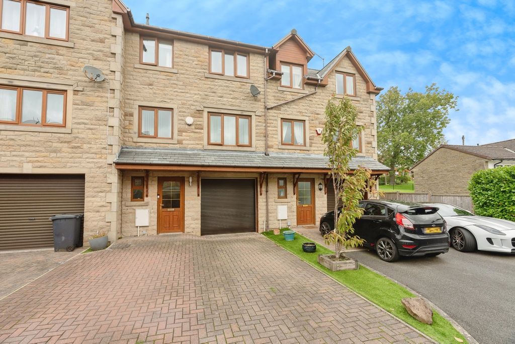 Property photo 1 of 17 Photo