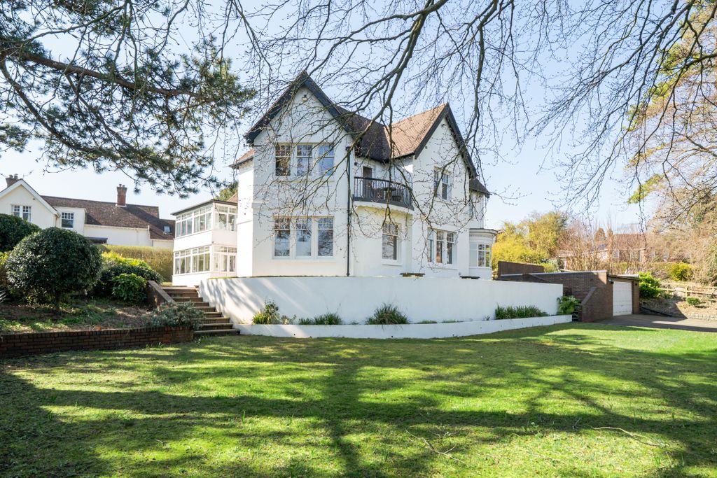 Property photo 1 of 26 Compton Mount