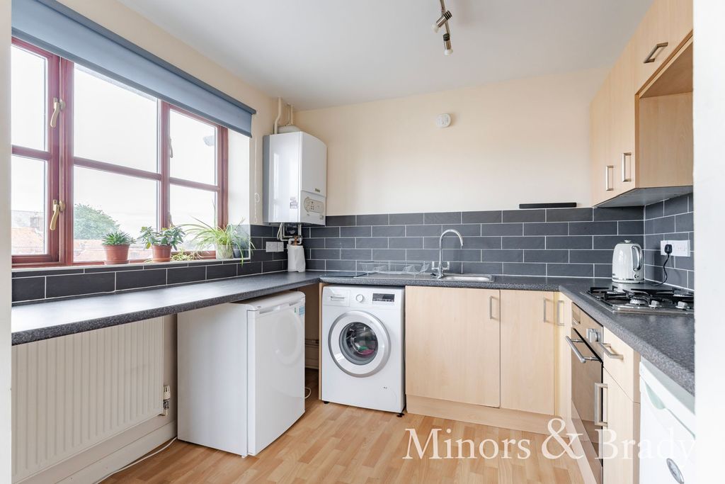 Property photo 2 of 13