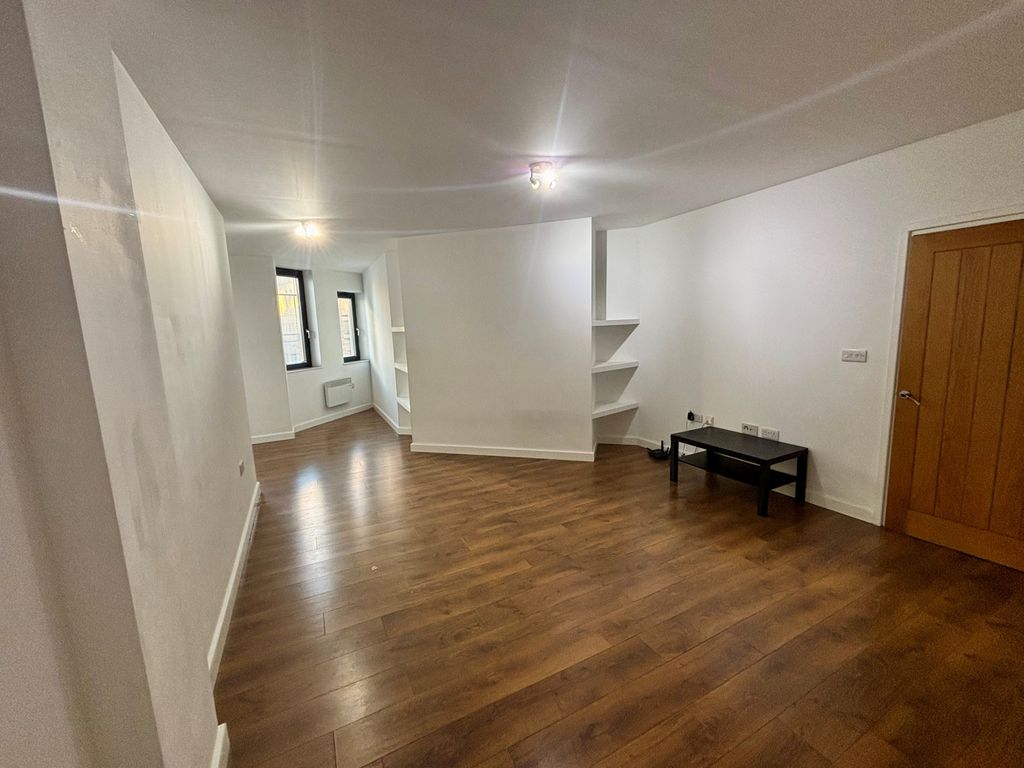 Property photo 3 of 6 Living Area