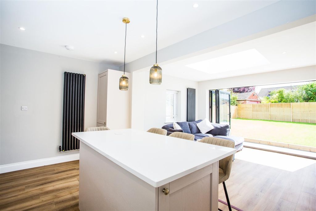 Property photo 2 of 43 Kitchen/Dining Room