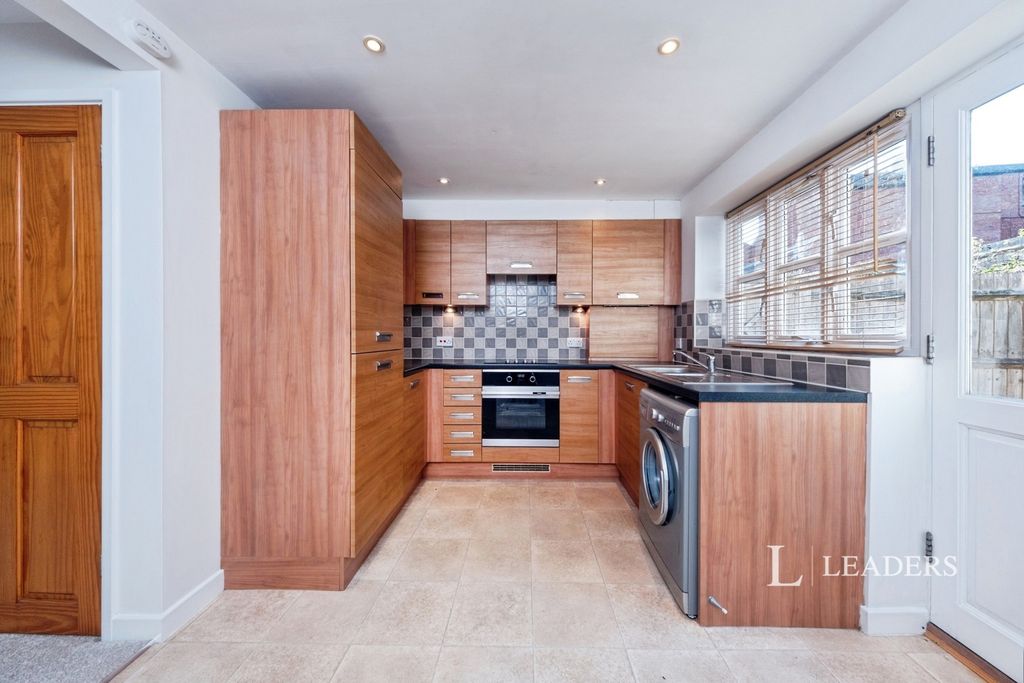 Property photo 2 of 12 Pbox-Img.Jpg