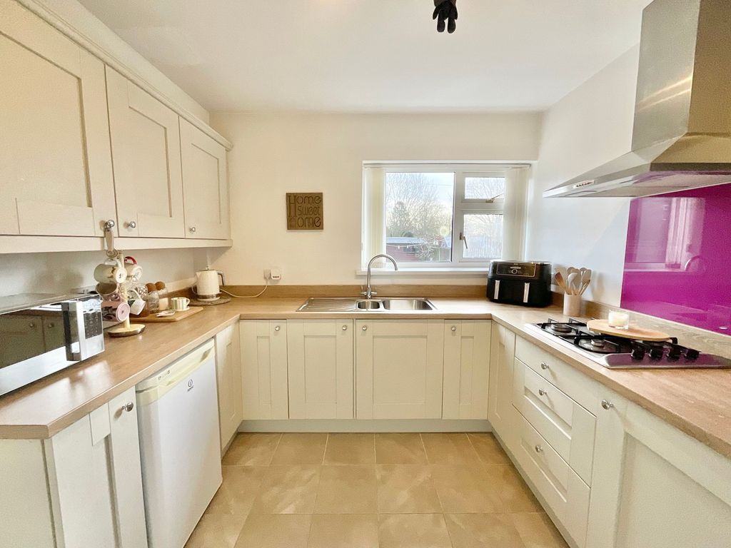 Property photo 2 of 22