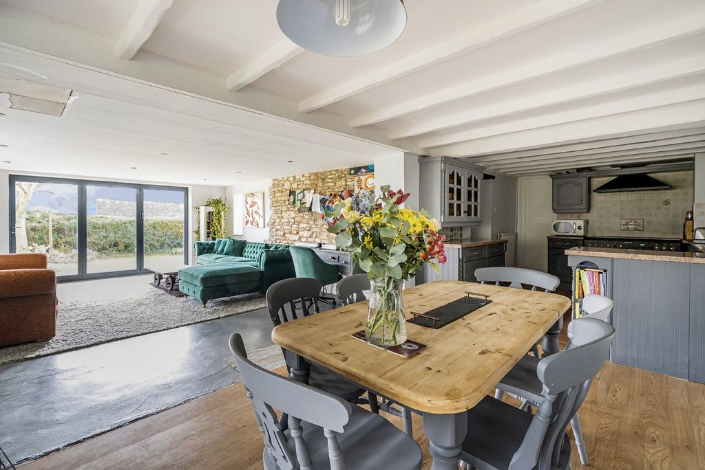 Property photo 2 of 22 Picture No. 06