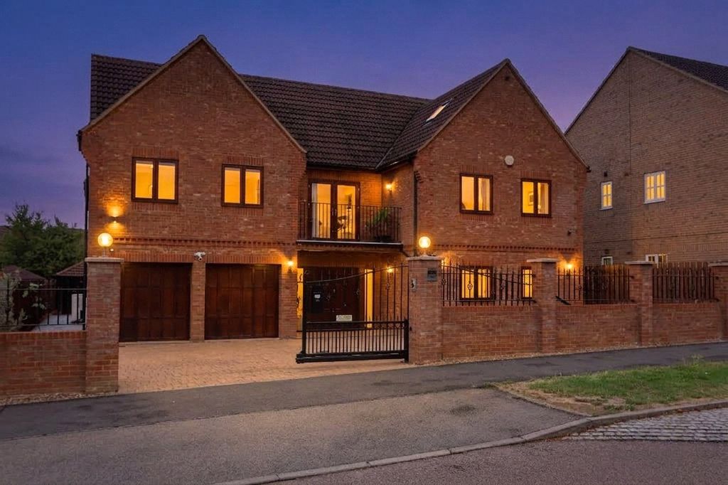 Property photo 1 of 30 Picture No. 01