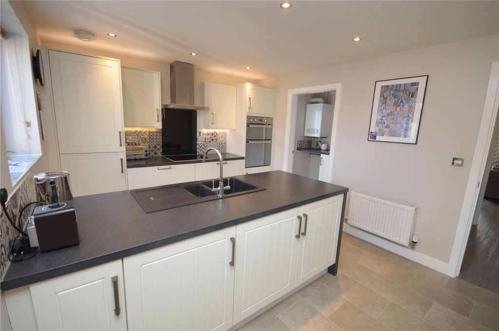 Property photo 2 of 22 Kitchen/Diner