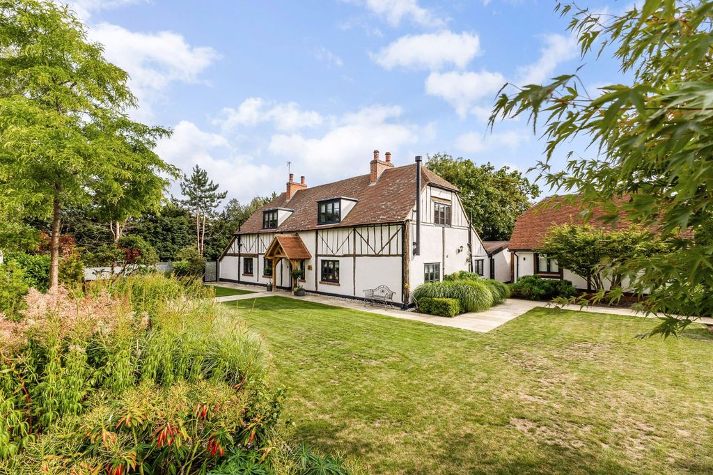 Property photo 1 of 17 House And Garden