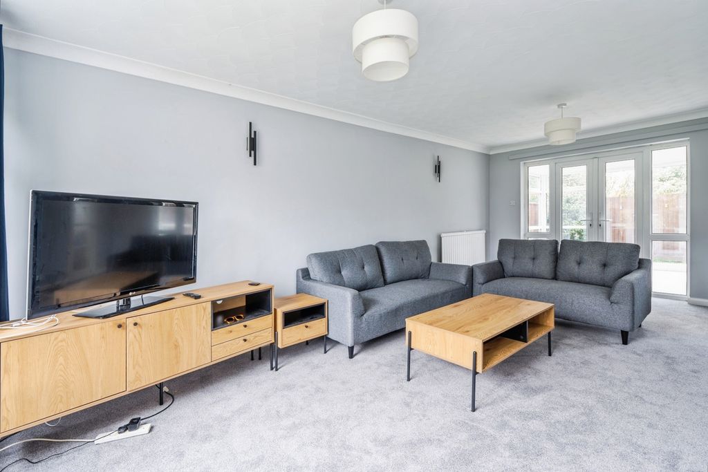 Property photo 2 of 21 Photo