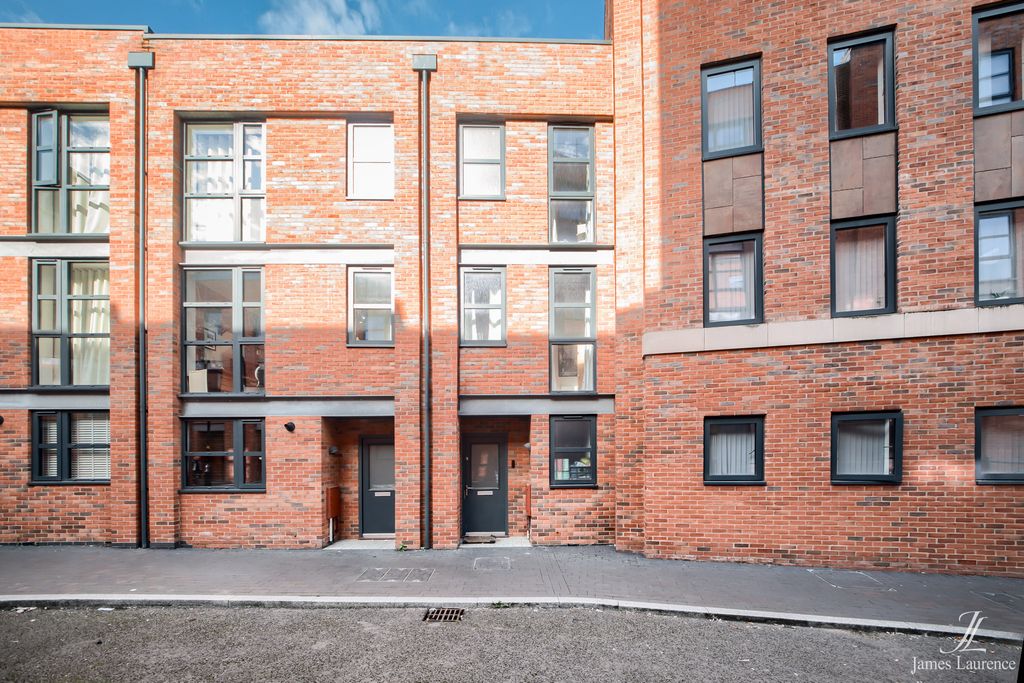 Property photo 2 of 19