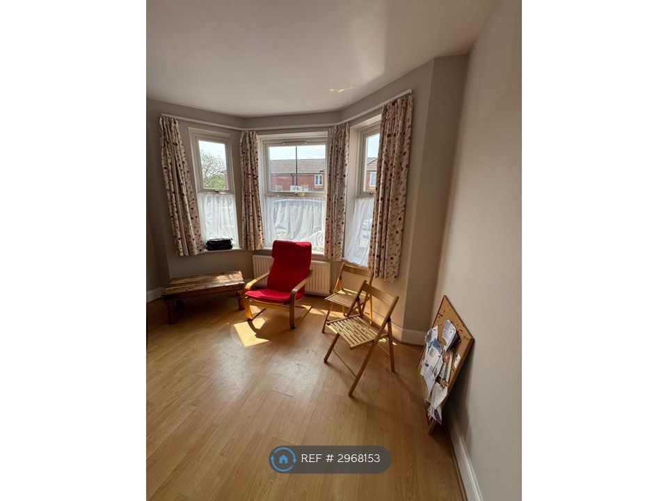 Property photo 2 of 8