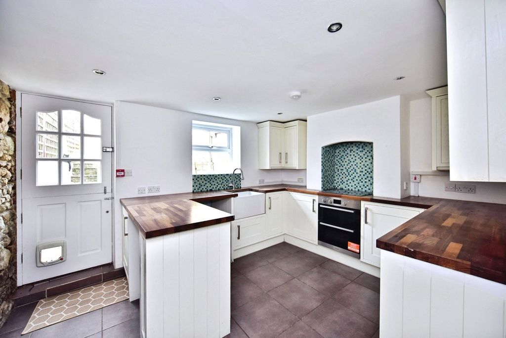 Property photo 2 of 20 Pbox-Img.Jpg