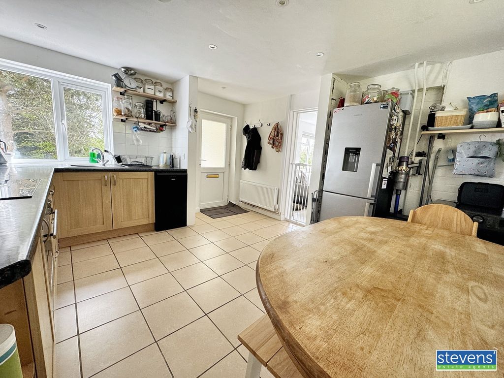 Property photo 2 of 18 Image00014