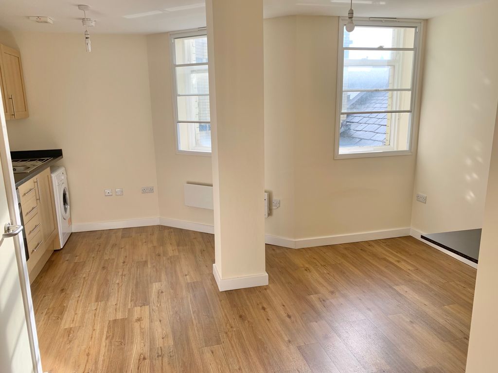 Property photo 3 of 4
