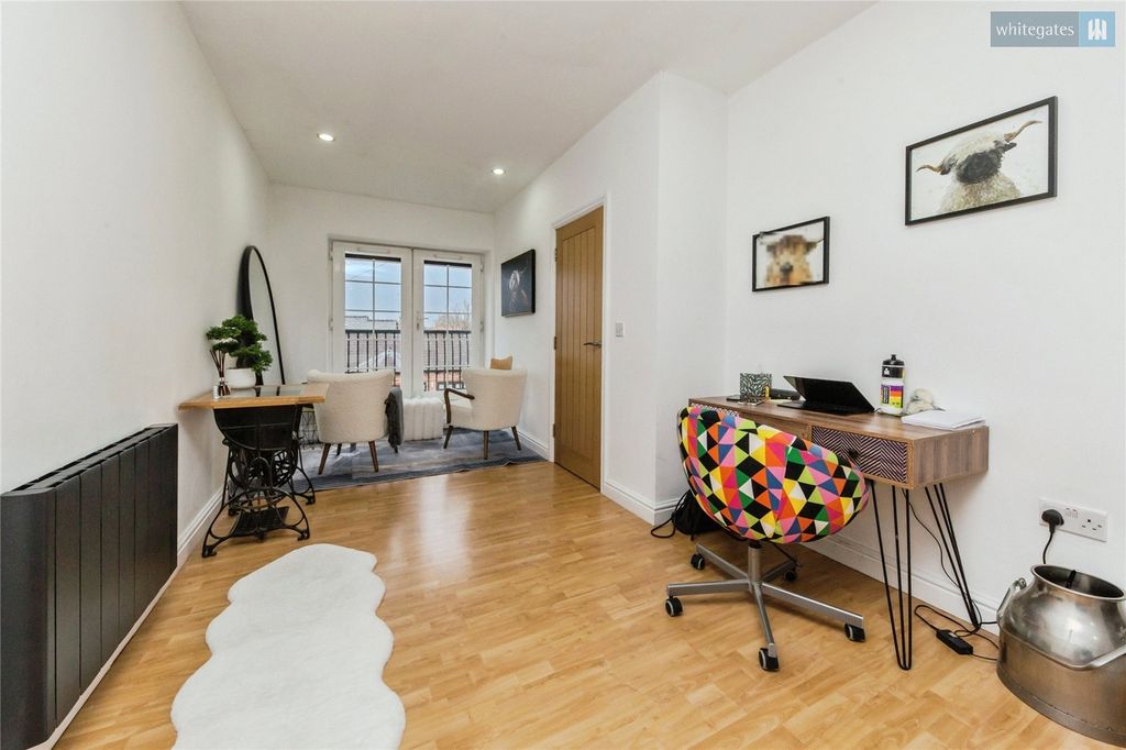 Property photo 3 of 18 Picture No. 04