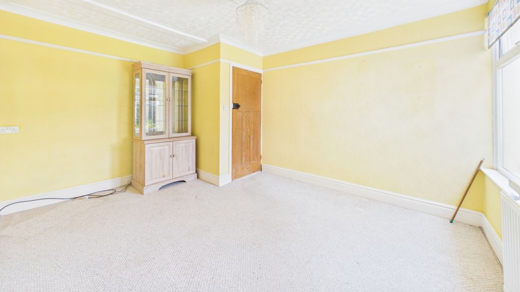 Property photo 3 of 12 Gallery