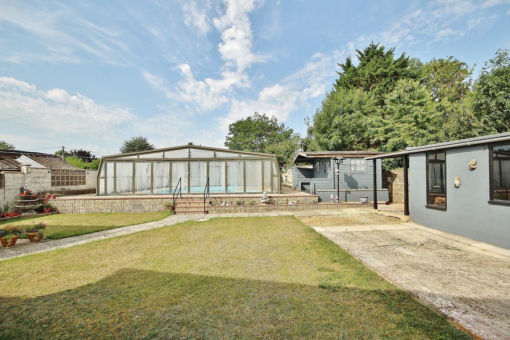 Property photo 3 of 21