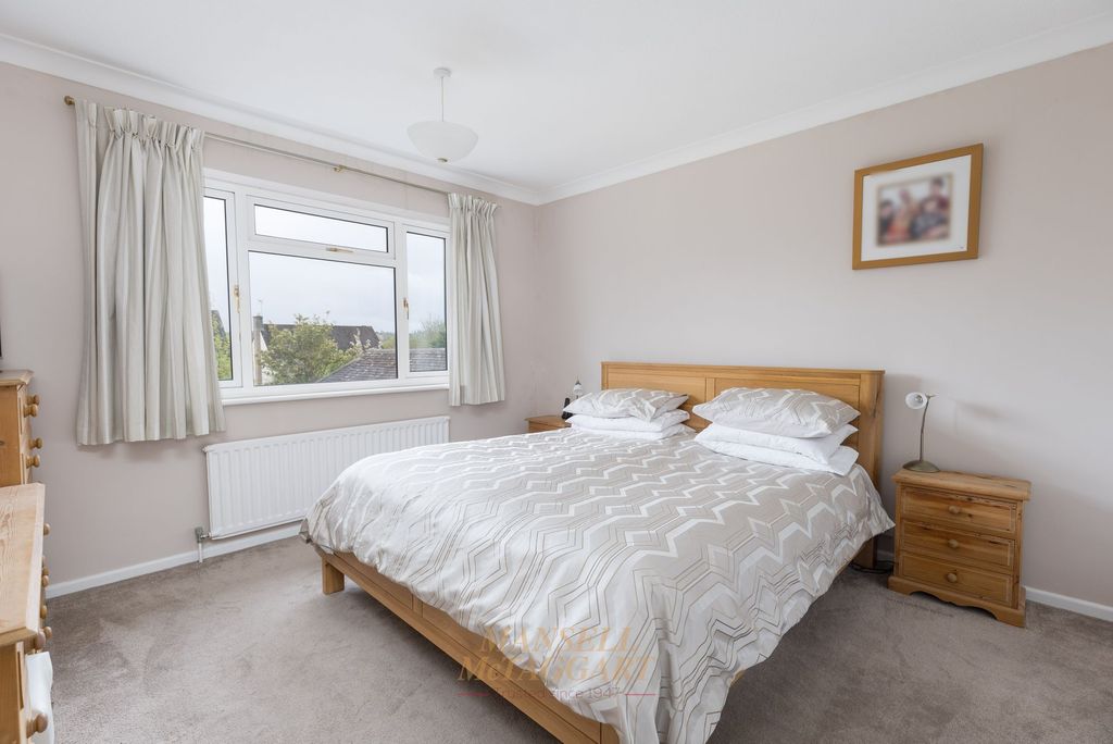 Additional image 15 of 4 bed detached house for saleOld Horsham Road, Crawley RH11