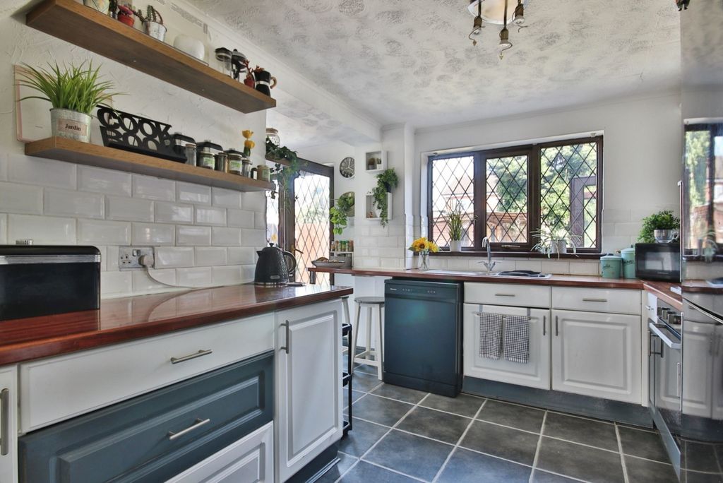 Property photo 2 of 20 4291735