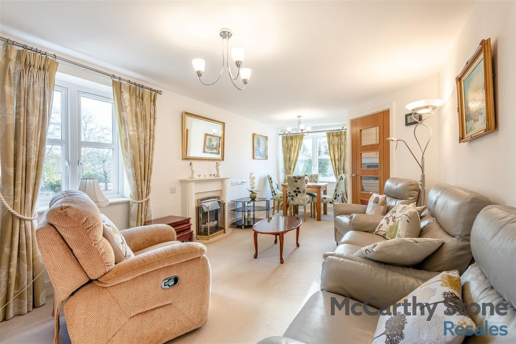 Property photo 1 of 20 8672098-Interior04.Jpg