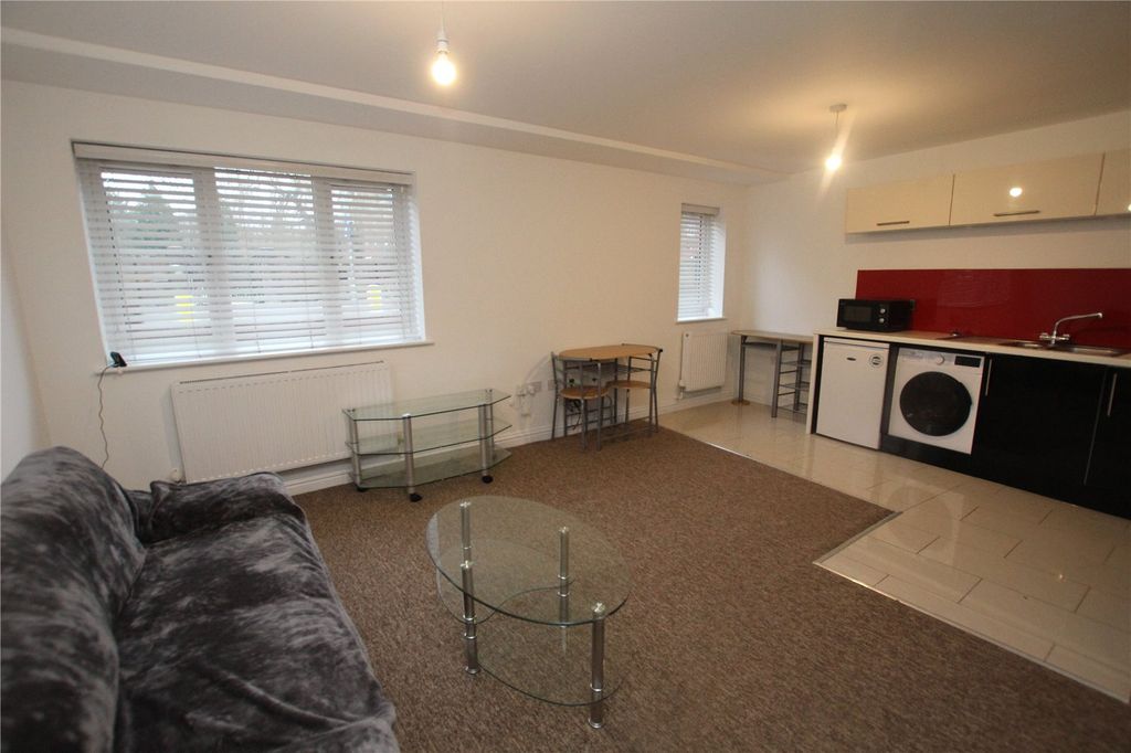 Property photo 2 of 6 Picture No. 10