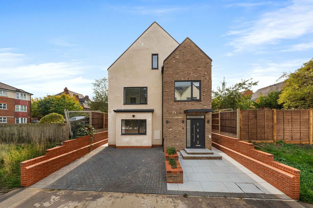 Property photo 1 of 30