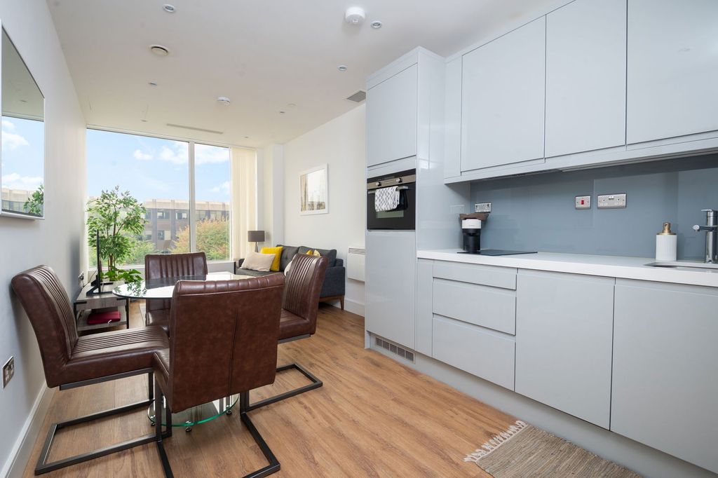 Property photo 1 of 21