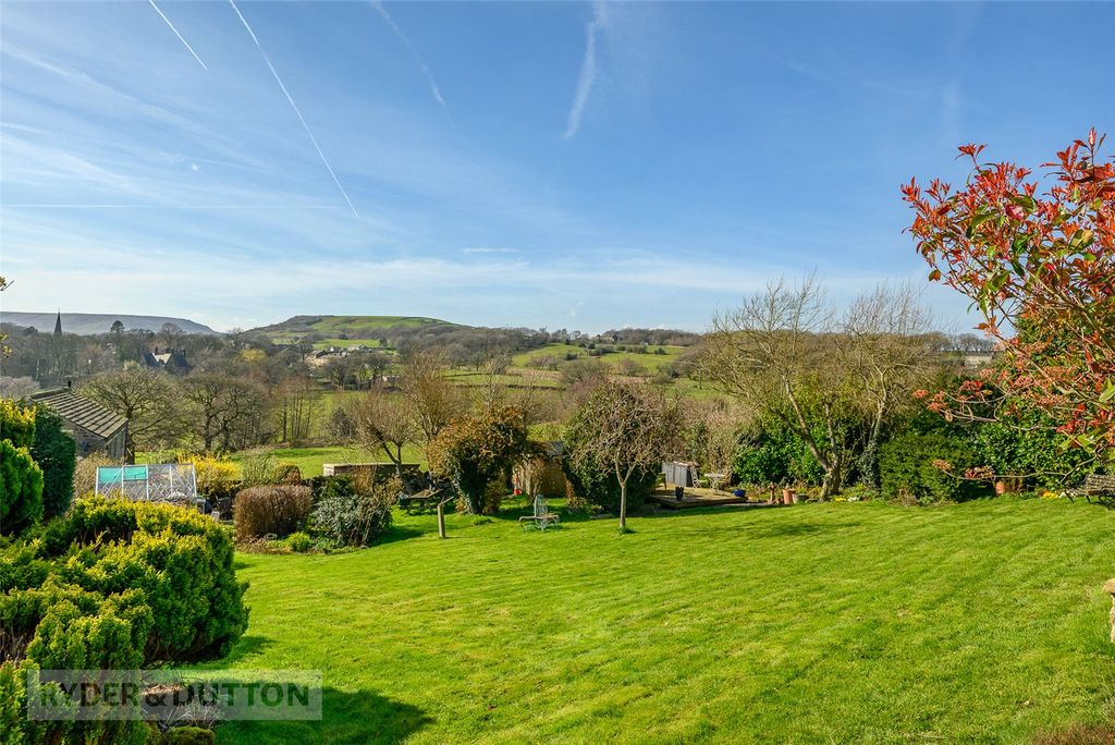 Property photo 2 of 43 Rear Garden