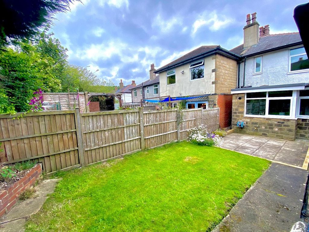 Property photo 2 of 11 Externally