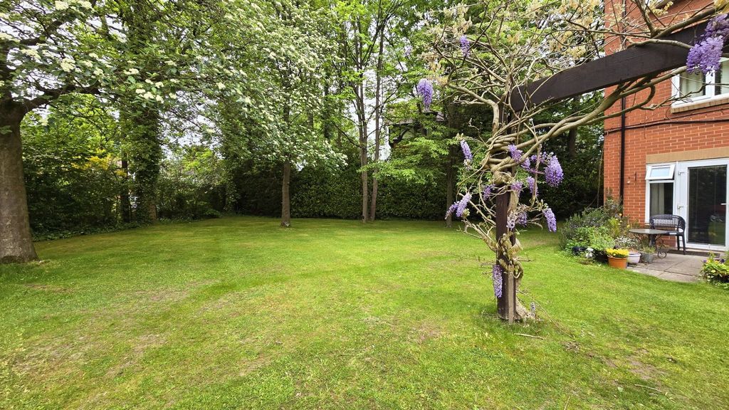 Property photo 2 of 22