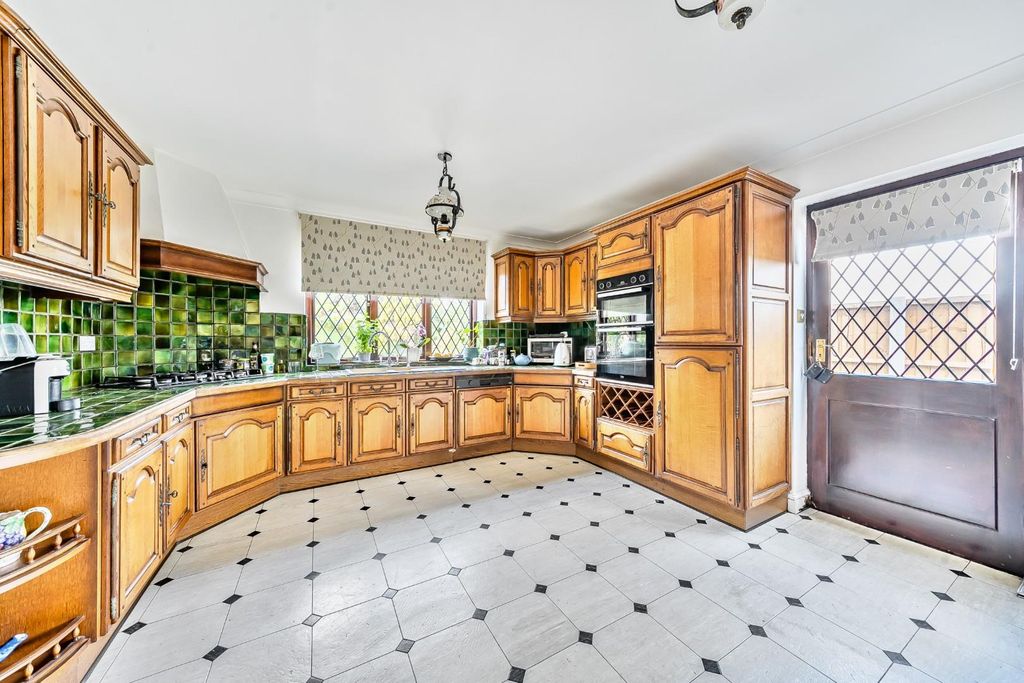 Property photo 2 of 15