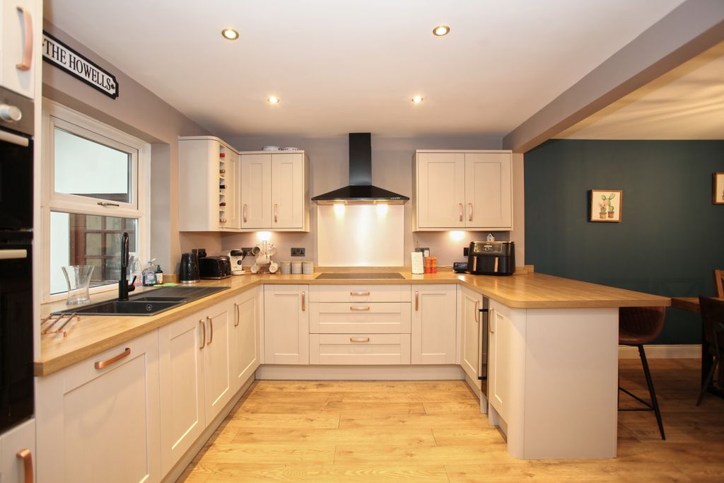 Property photo 2 of 32 Img_3067.Jpg