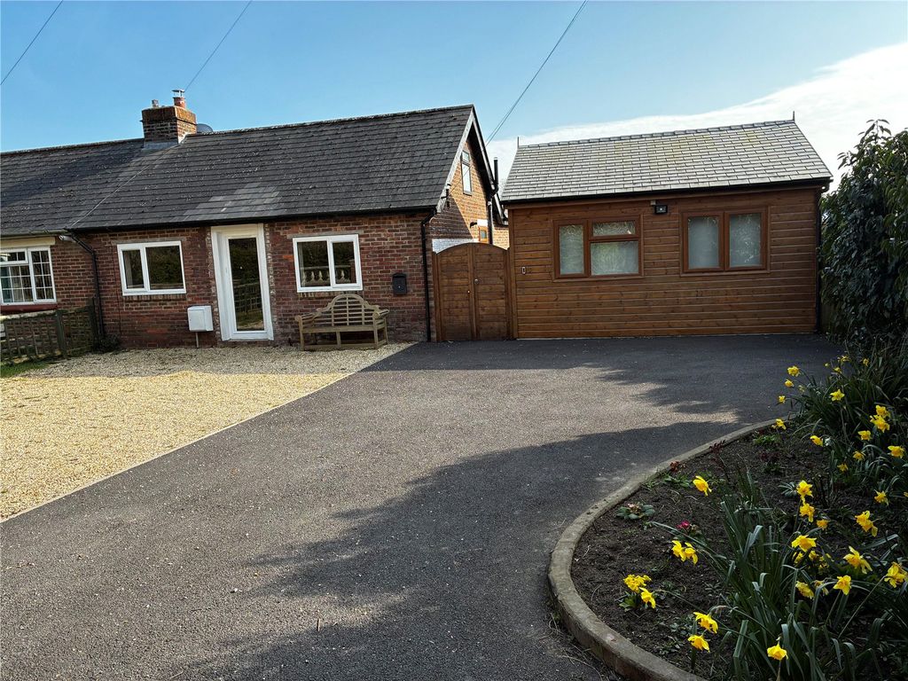 Property photo 2 of 21 Picture No. 23