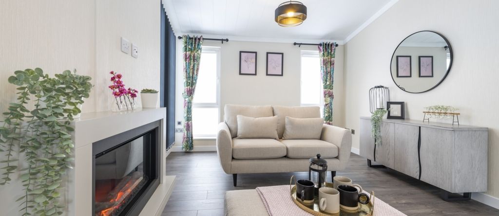 Property photo 2 of 12 Ikon Lounge